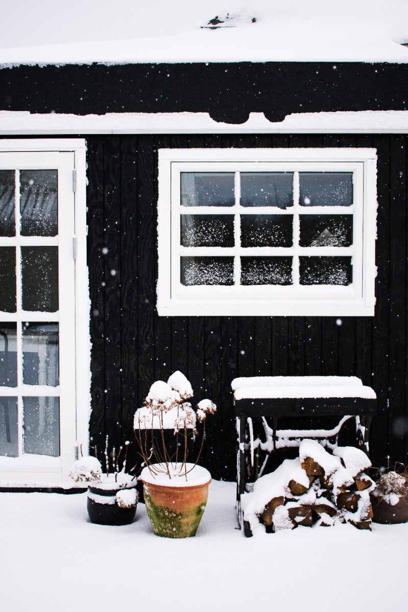 Ramen en deuren met vakverdeling in de winter